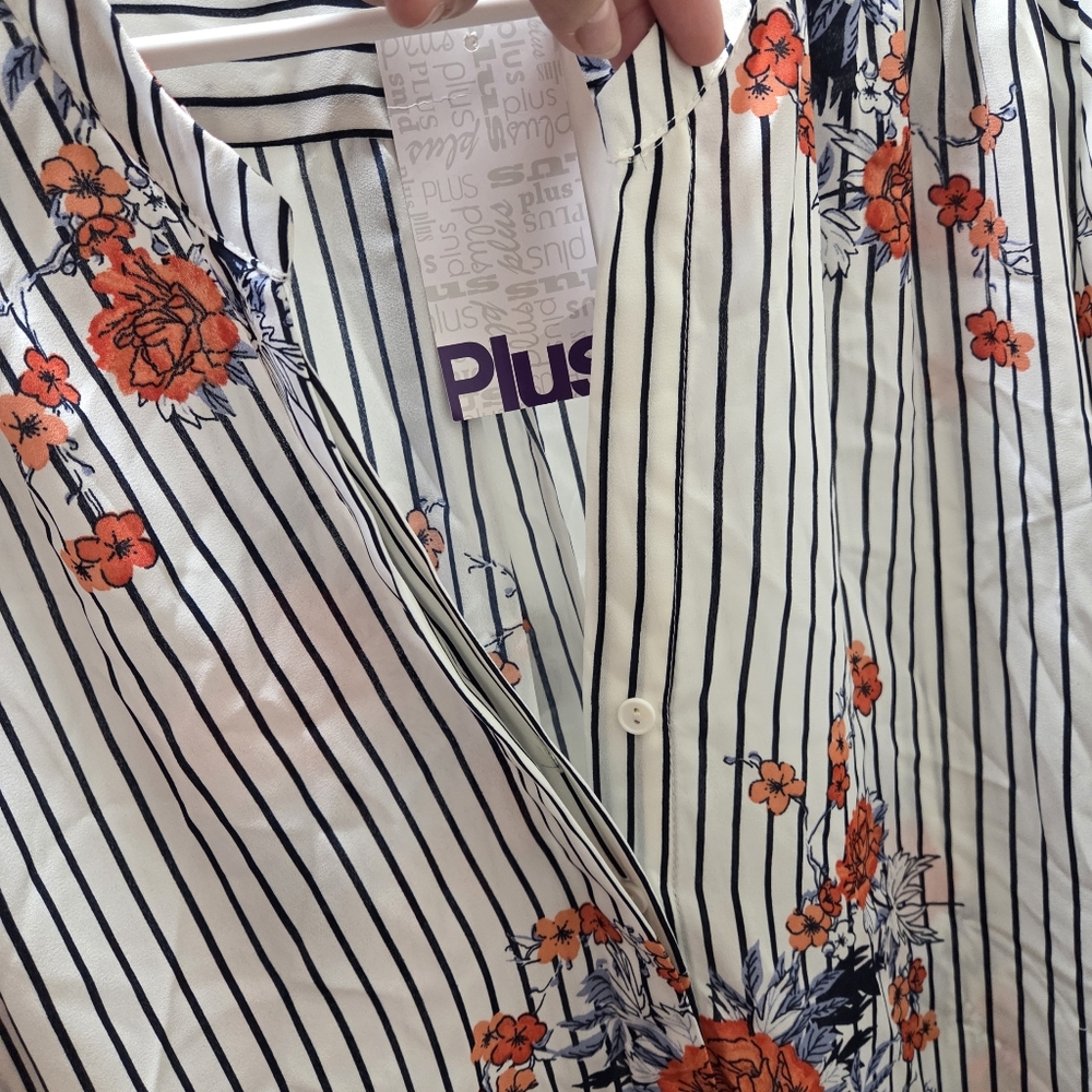 BNWT Mandee Plus Half-Button V-Neck Stripe Floral Blouse | 3/4 Sleeve Relaxed Fi - Picture 6 of 8